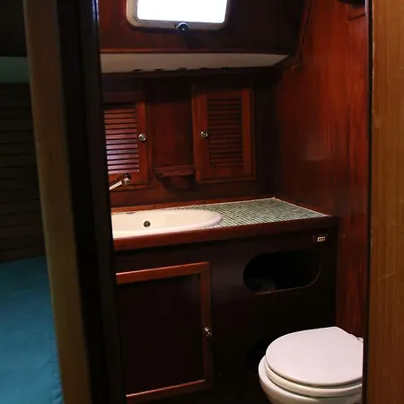 Principessa Barca A Vela Otel 3*